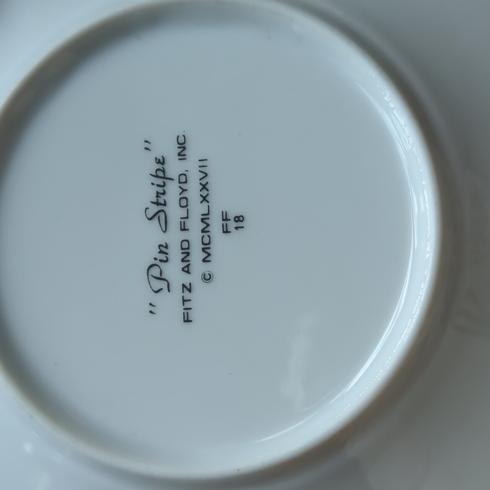 Pin Stripe Set Fitz and Floyd - Picture 2 of 6